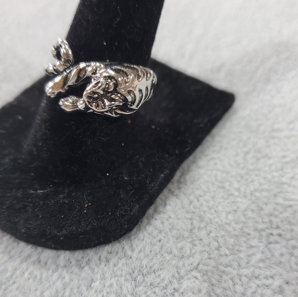 Tiger Open Ring - Picture 4 of 5